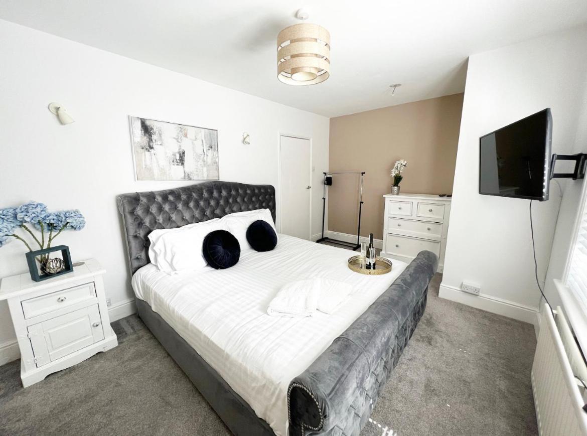 Modern 3 Bed, Heart Of Ashley Cross, 5 Mins To Sandbanks Poole Exteriér fotografie