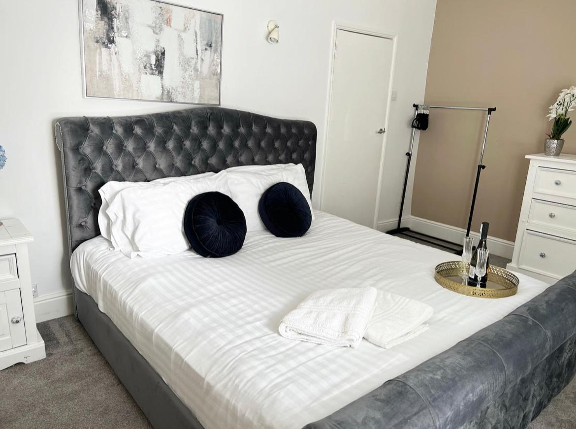 Modern 3 Bed, Heart Of Ashley Cross, 5 Mins To Sandbanks Poole Exteriér fotografie