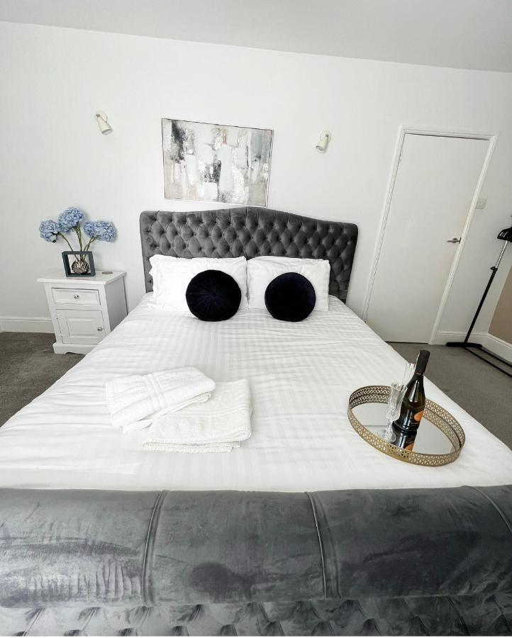 Modern 3 Bed, Heart Of Ashley Cross, 5 Mins To Sandbanks Poole Exteriér fotografie