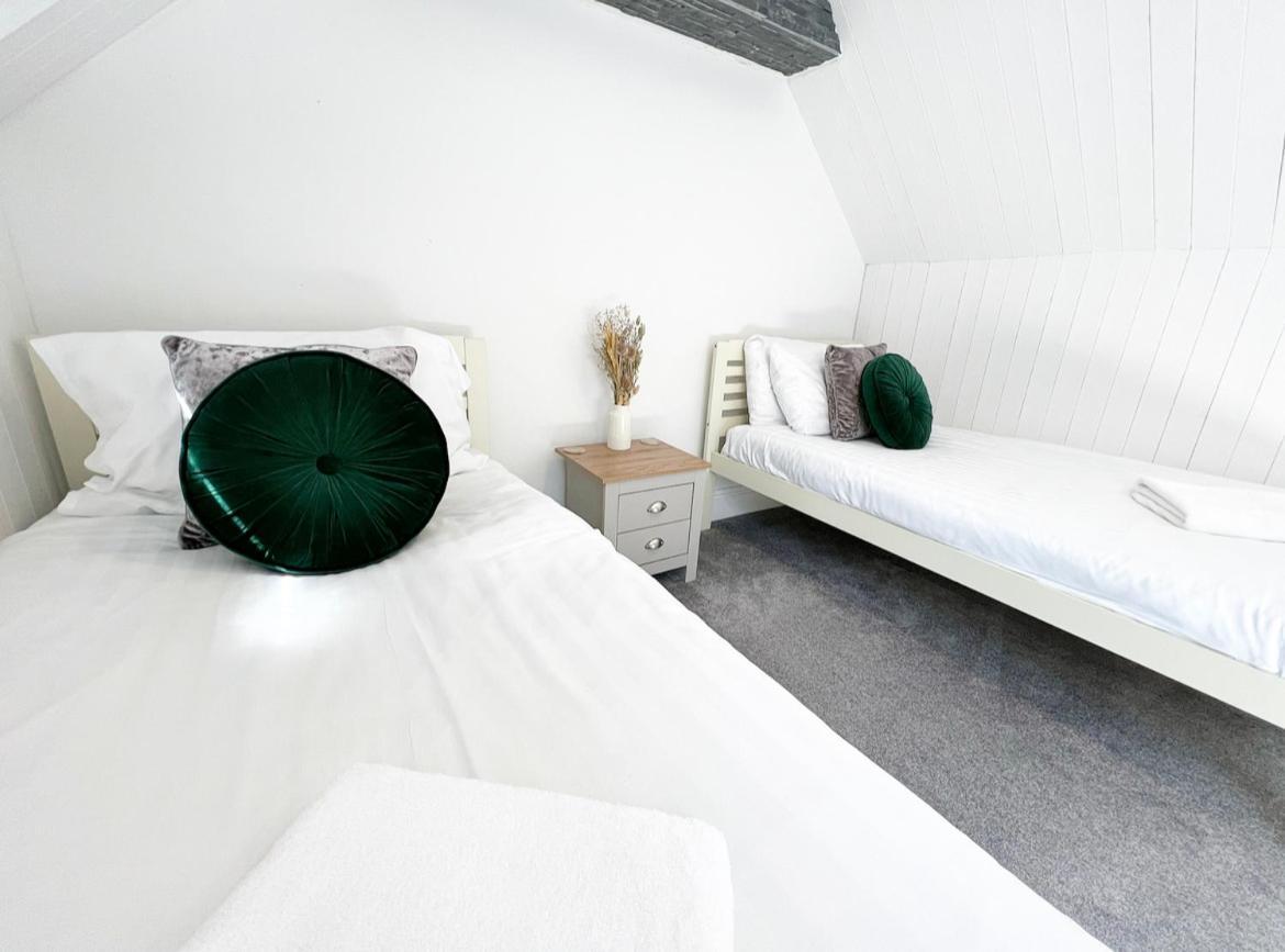 Modern 3 Bed, Heart Of Ashley Cross, 5 Mins To Sandbanks Poole Exteriér fotografie